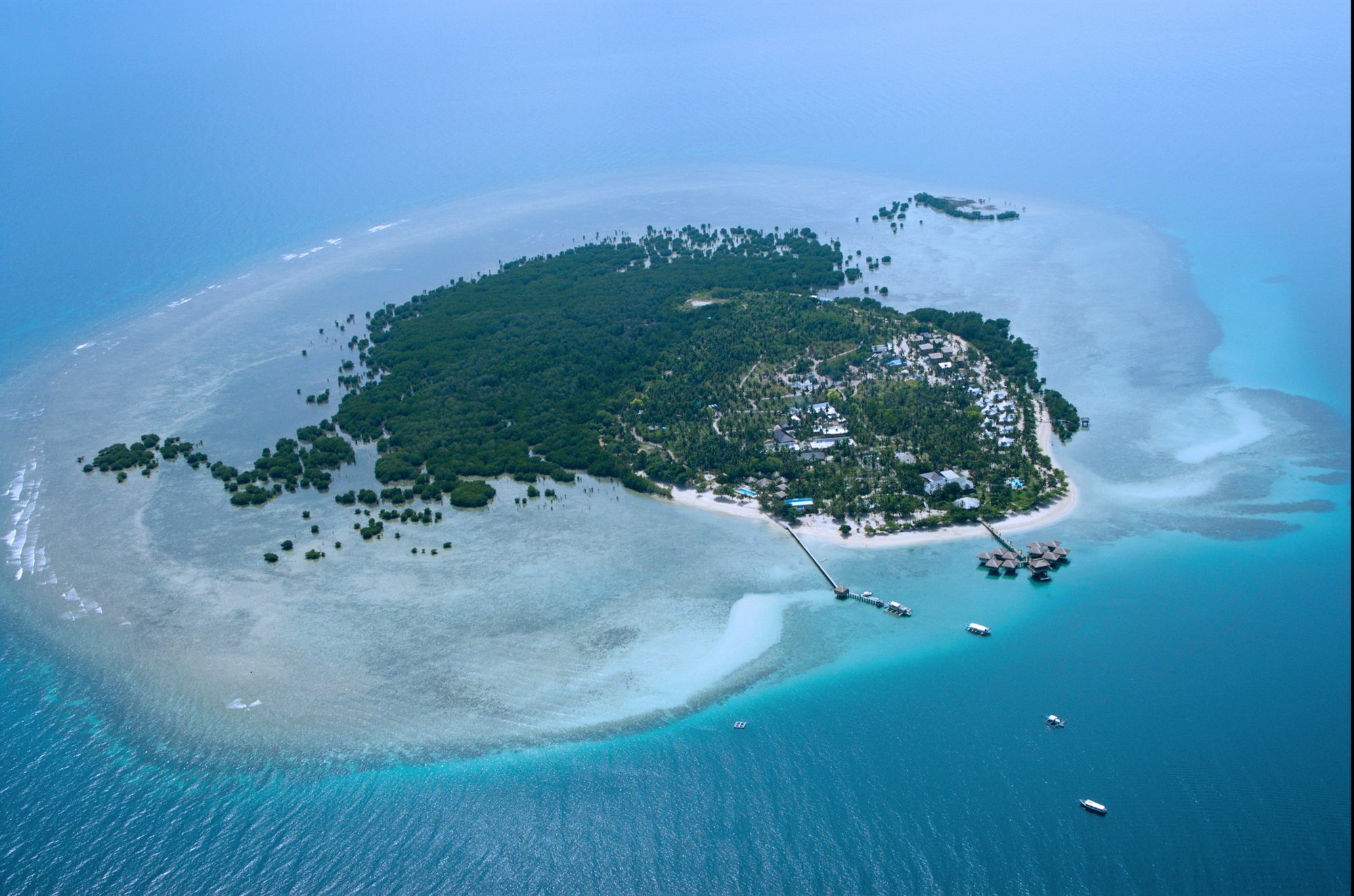 Dos Palmas Island Resort & Spa プエルト・プリンセサ エクステリア 写真